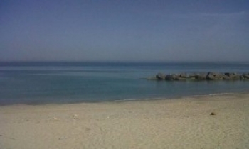 Rometta - Rometta (Me), guasto alla rete fognaria e i liquami arrivano in spiaggia 